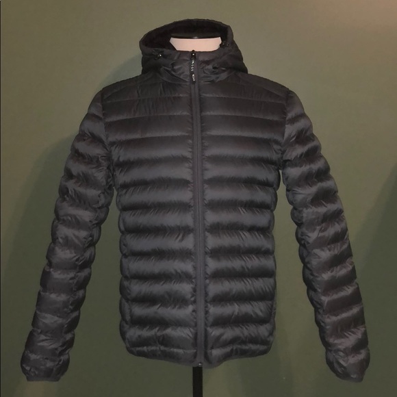 tumi packable jacket with hood